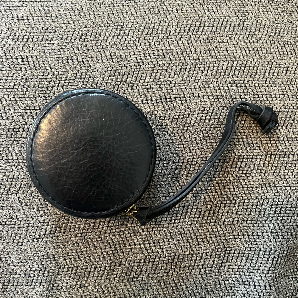 Madewell Earbud Pouch- black leather